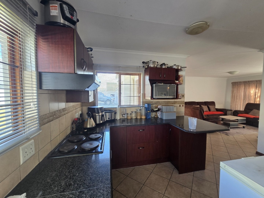 3 Bedroom Property for Sale in Hillside View Free State